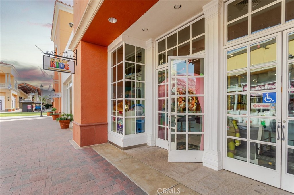 1555 Simi Town Center Way 545