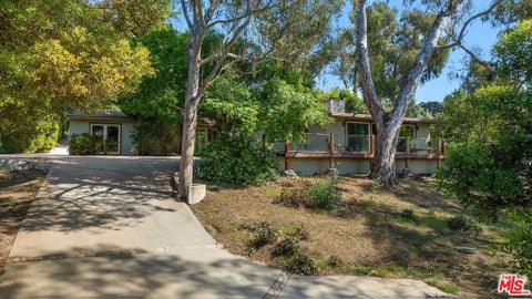 Photo of 6100 Bonsall Drive, Malibu, CA 90265 (MLS # 26992535)