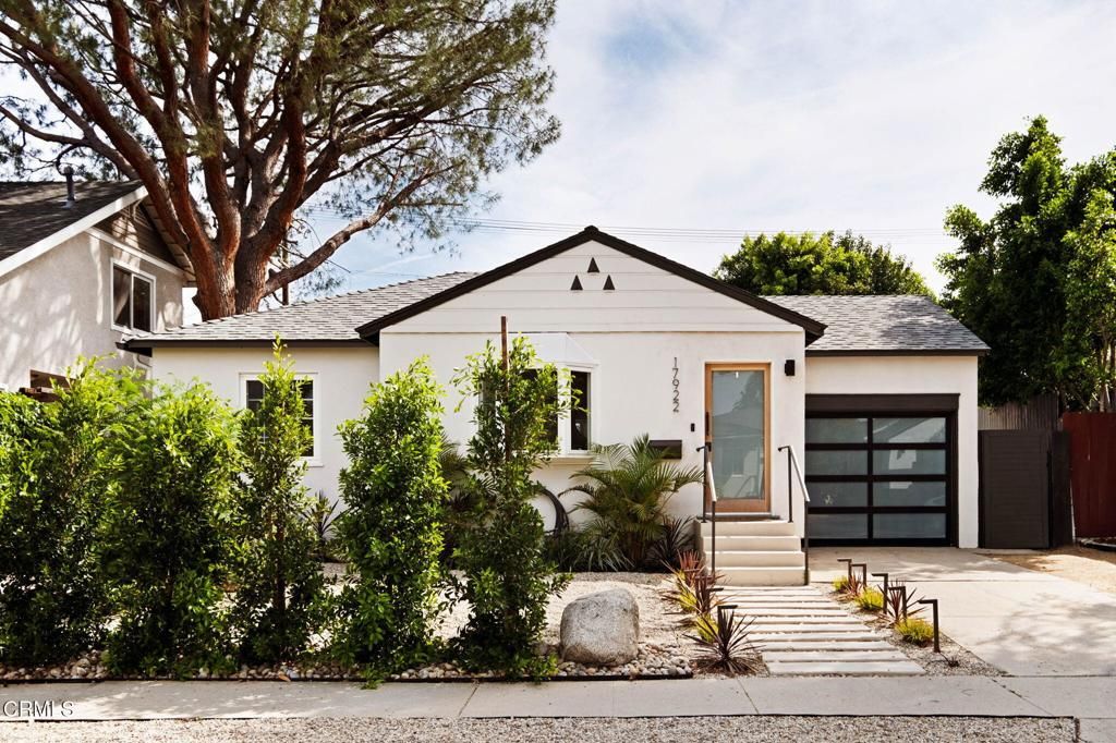 Photo of 17922 Martha Street, Los Angeles, CA 91316 (MLS # P1-26699)