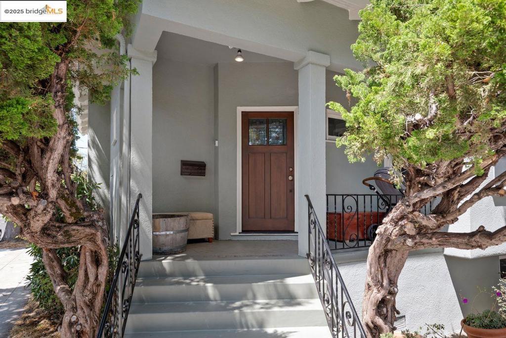 ROCKRIDGE - Residential Income