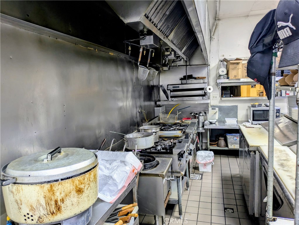 22984 Ventura Boulevard