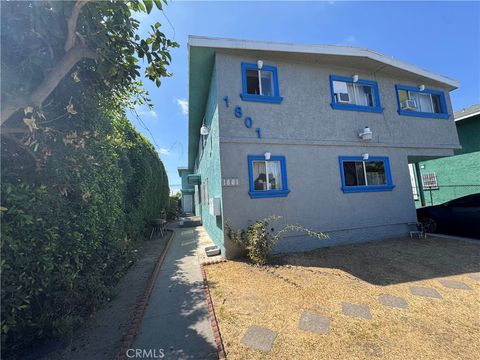 Photo of 1801 S Longwood Avenue, Los Angeles, CA 90019 (MLS # SR25184736)