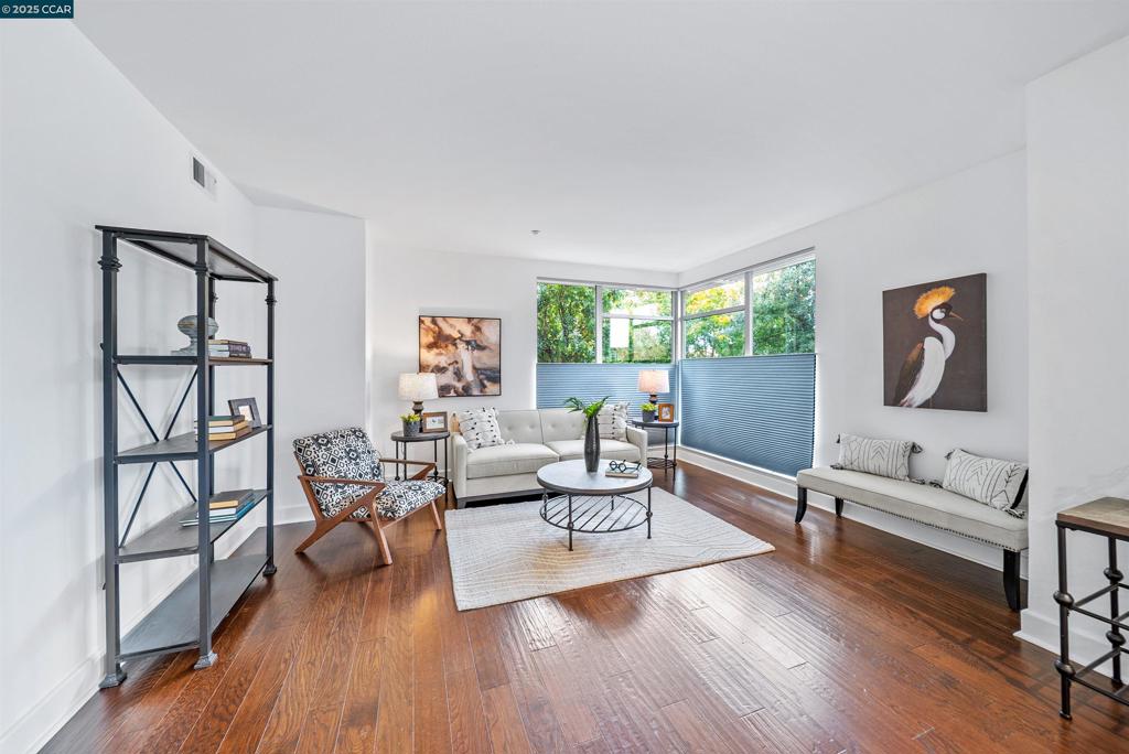 DOWNTOWN W.CREEK - Residential