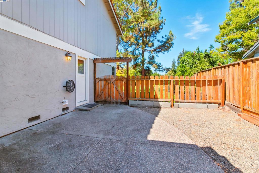 RUDGEAR MEADOWS - Residential