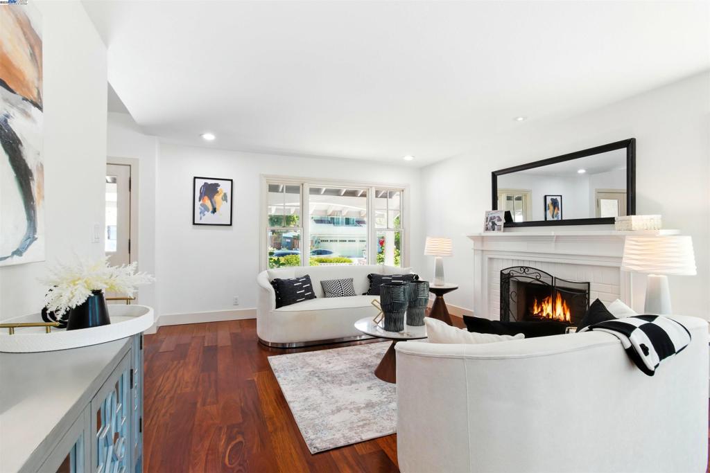 RUDGEAR MEADOWS - Residential