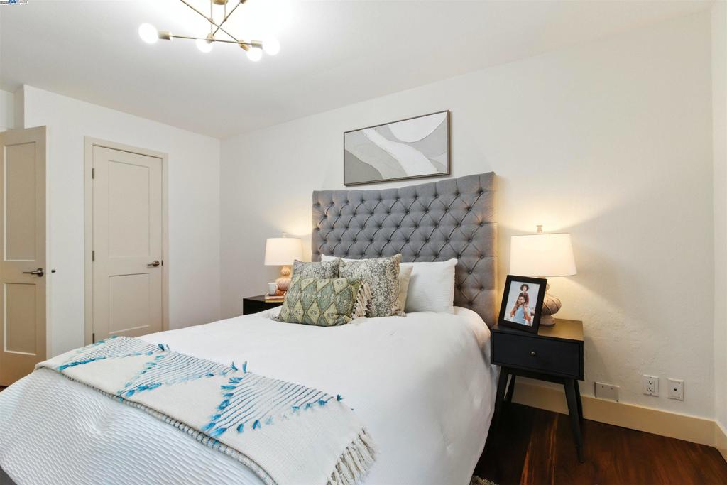 RUDGEAR MEADOWS - Residential