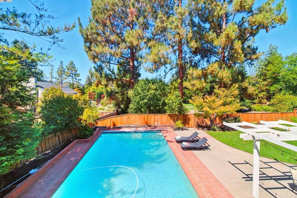 Photo of 2673 Velvet Way, Walnut Creek, CA 94596 (MLS # 41115300)
