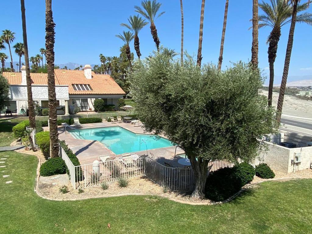 432 Desert Falls Drive N