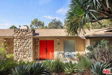 Photo of 702 Cavanagh Road, Glendale, CA 91207 (MLS # 26633429)