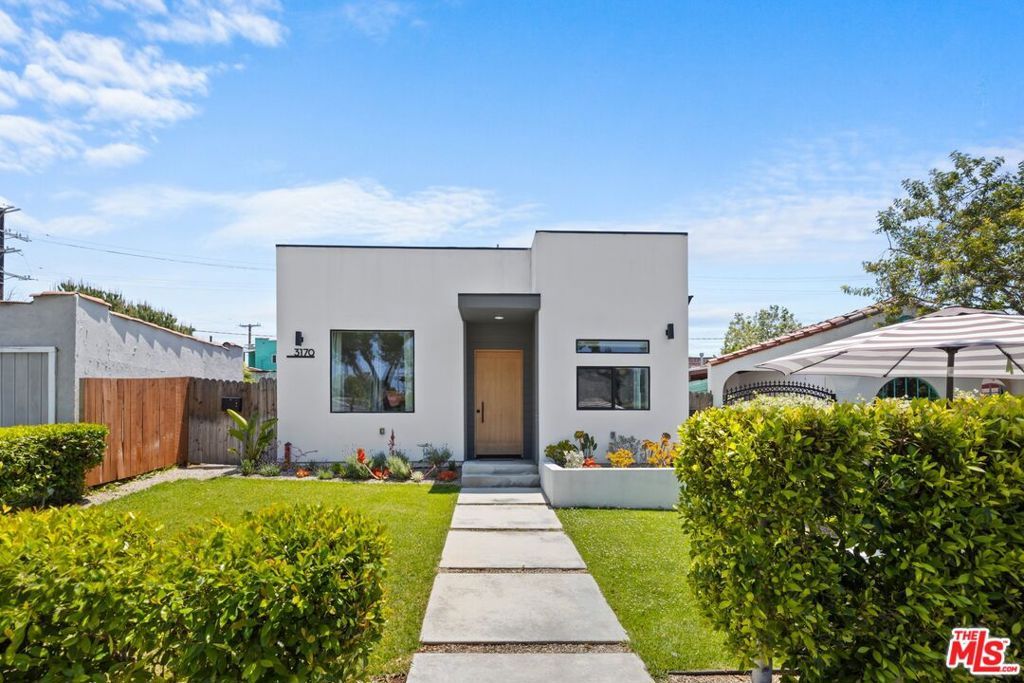 Photo of 3170 Glenmanor Place, Los Angeles, CA 90039 (MLS # 25598617)