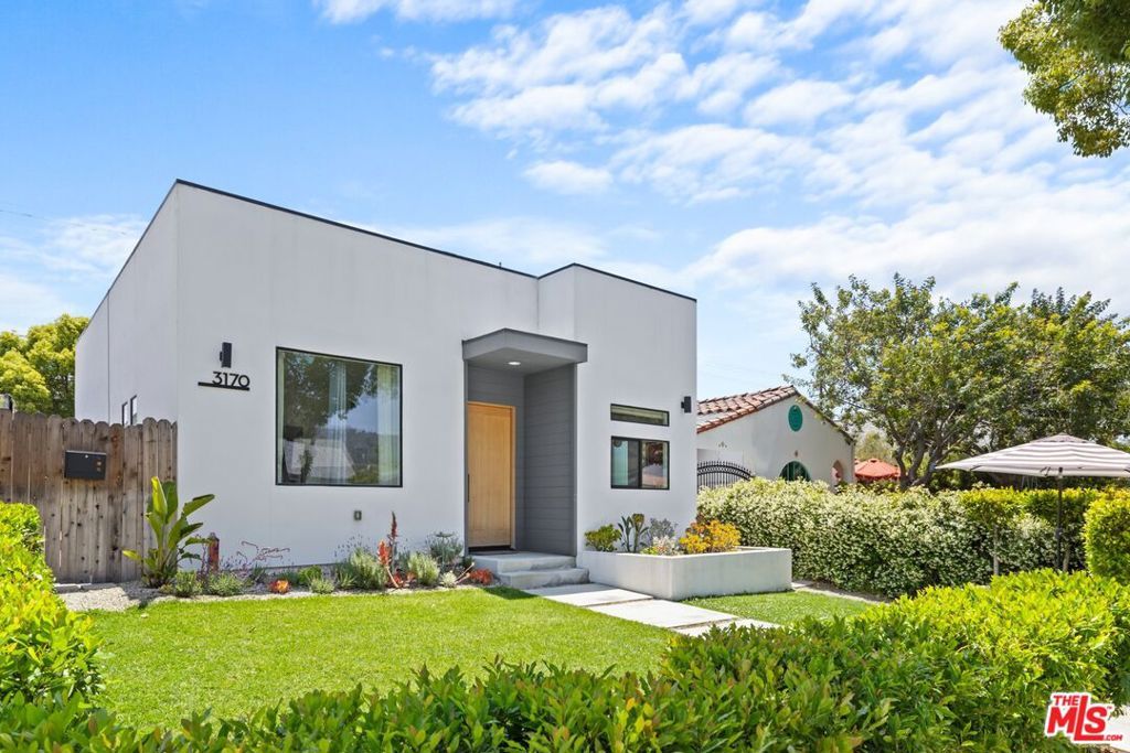 Photo of 3170 Glenmanor Place, Los Angeles, CA 90039 (MLS # 25598617)