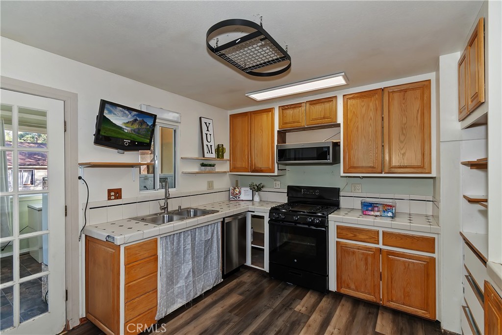 Properties 4 811 Leonard Lane