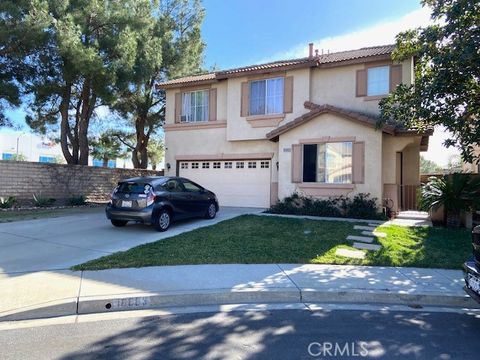 Photo of 16883 Hazeltine Court, Fontana, CA 92336 (MLS # CV25276227)