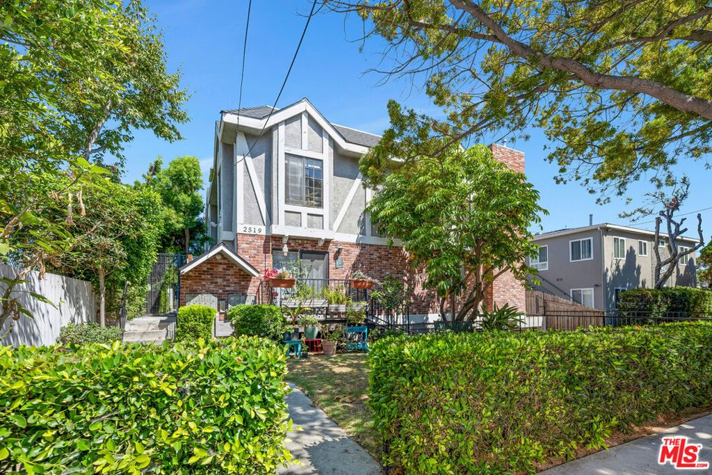 Photo of 2519 Kansas Avenue #107, Santa Monica, CA 90404 (MLS # 26673481)