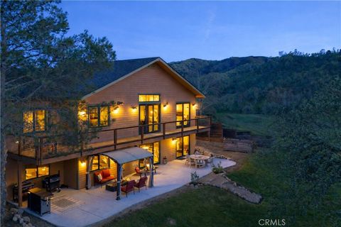 Photo of 2935 Sorrel Lane, Paso Robles, CA 93446 (MLS # NS26052327)