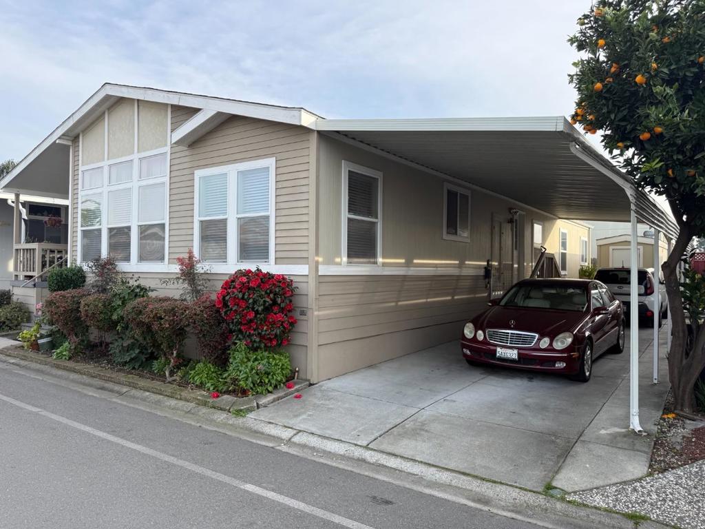 1225 Vienna Drive