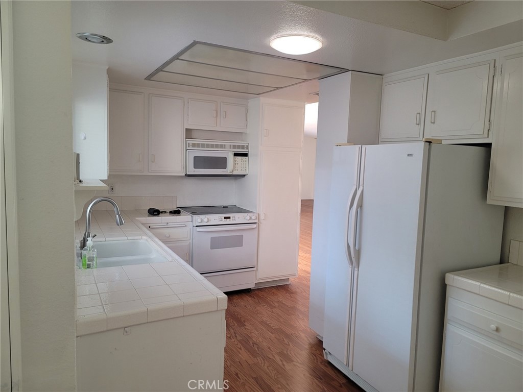 2403 VIA MARIPOSA 3A