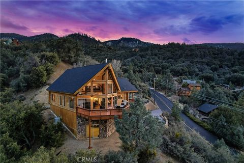 Photo of 2000 Zermatt Dr, Pine Mountain Club, CA 93222 (MLS # PI26024710)