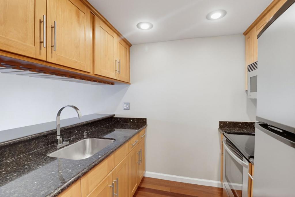 707 Fathom Drive 208