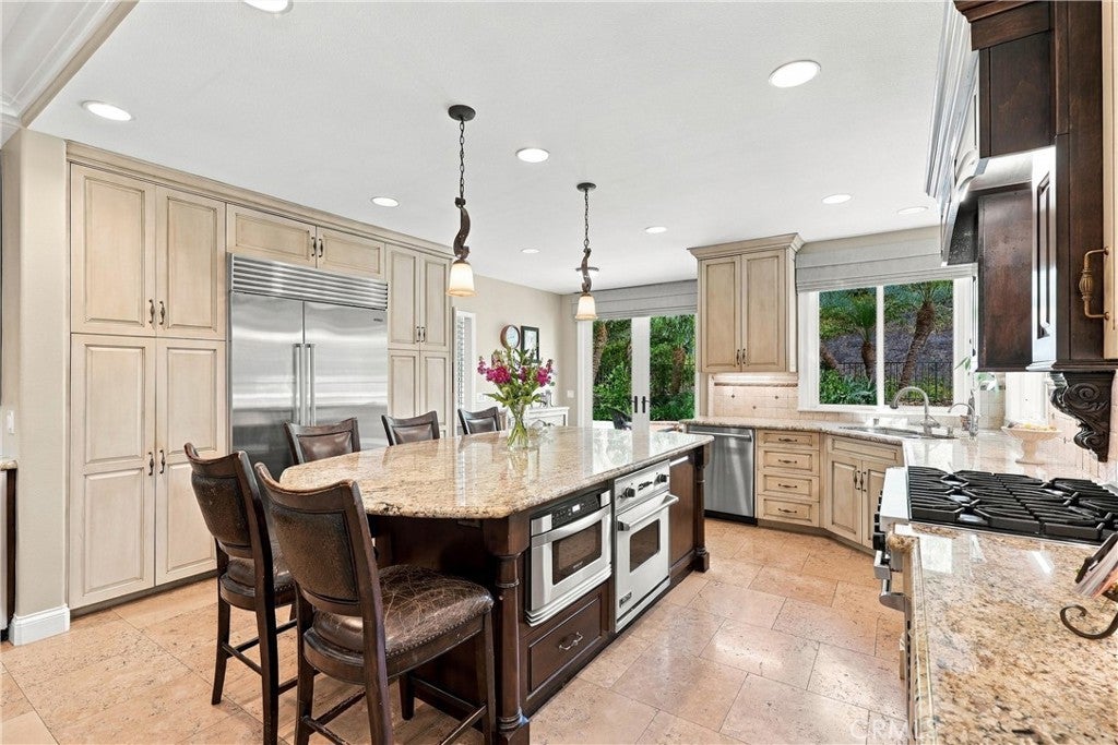 22172 Wayside, Mission Viejo CA 92692 - Photo 14