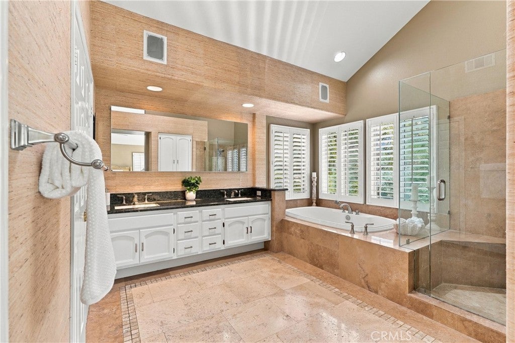 22172 Wayside, Mission Viejo CA 92692 - Photo 20