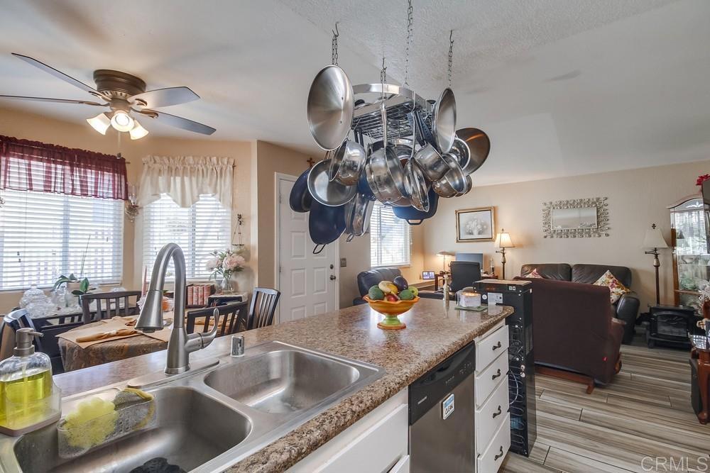 12616 Lakeshore Drive