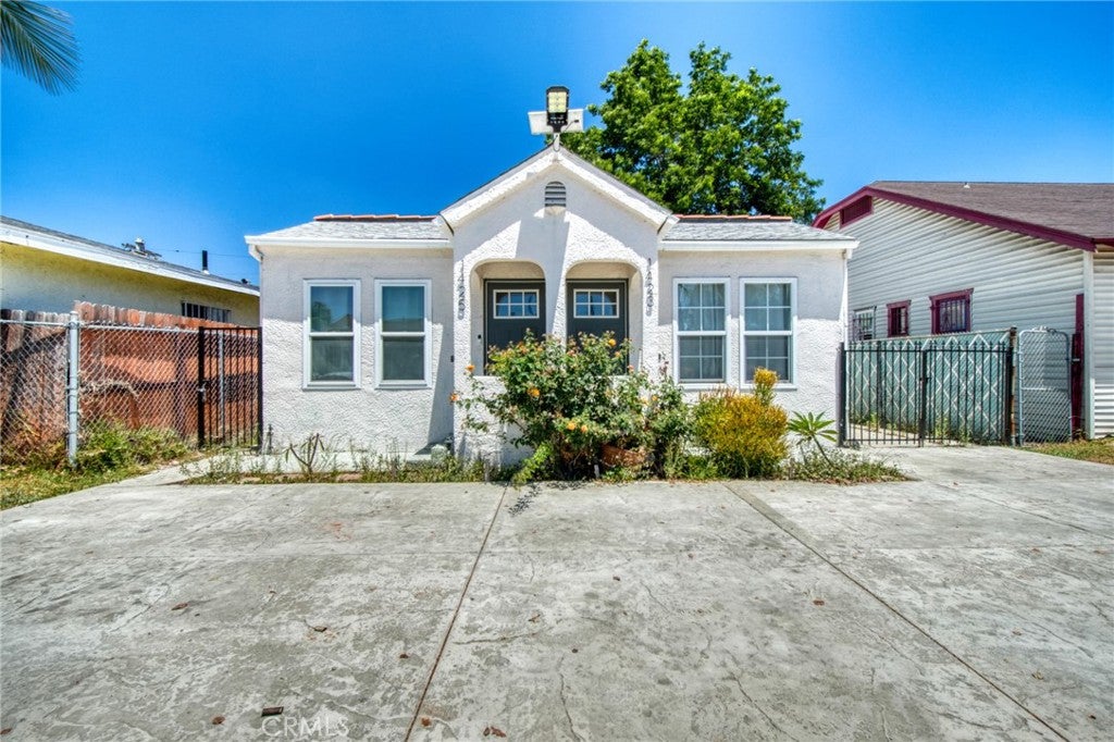 1423 W 65th