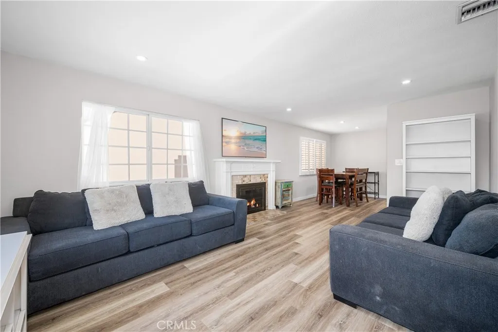 Lakewood, California 90712, United States, 3 Bedrooms Bedrooms, ,2 BathroomsBathrooms,Residential,Active,242778