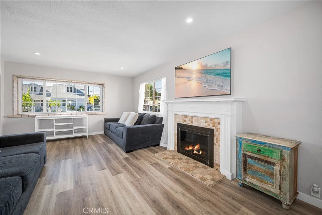 Lakewood, California 90712, United States, 3 Bedrooms Bedrooms, ,2 BathroomsBathrooms,Residential,Active,242778