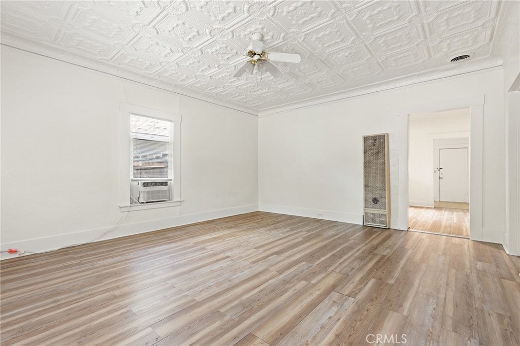 1038 W 5th Street