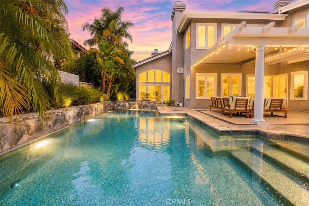 10 Skylark Way