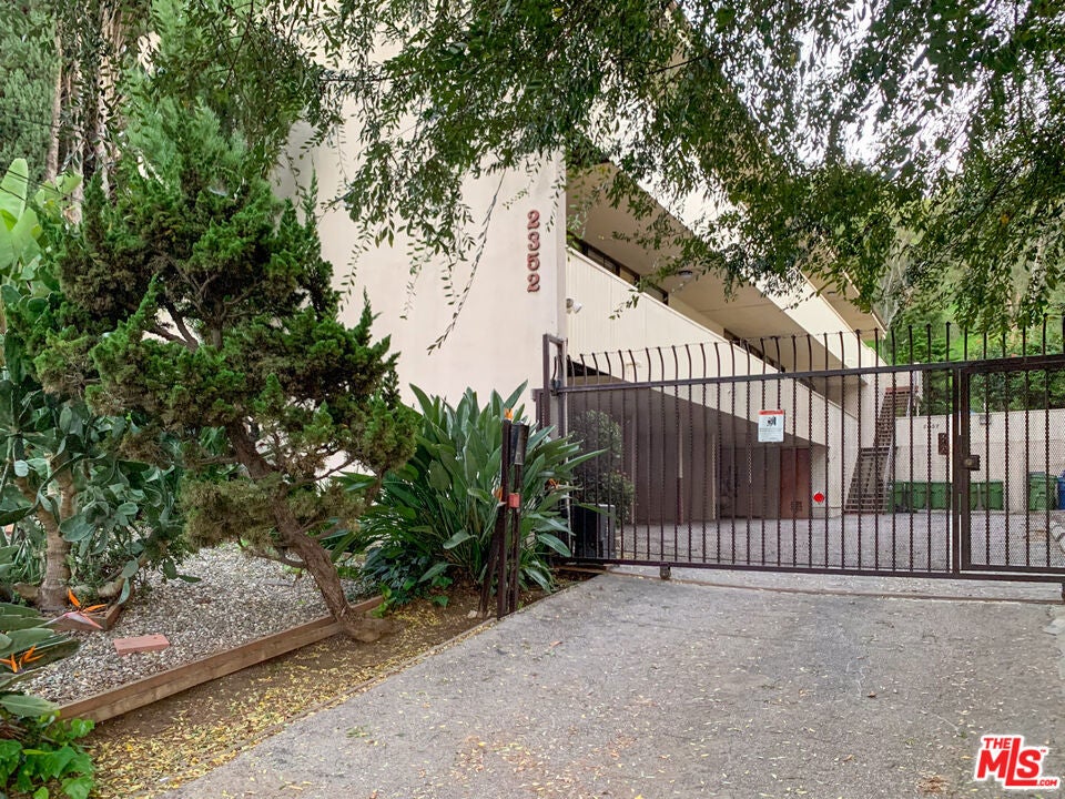 2352 Duane Street