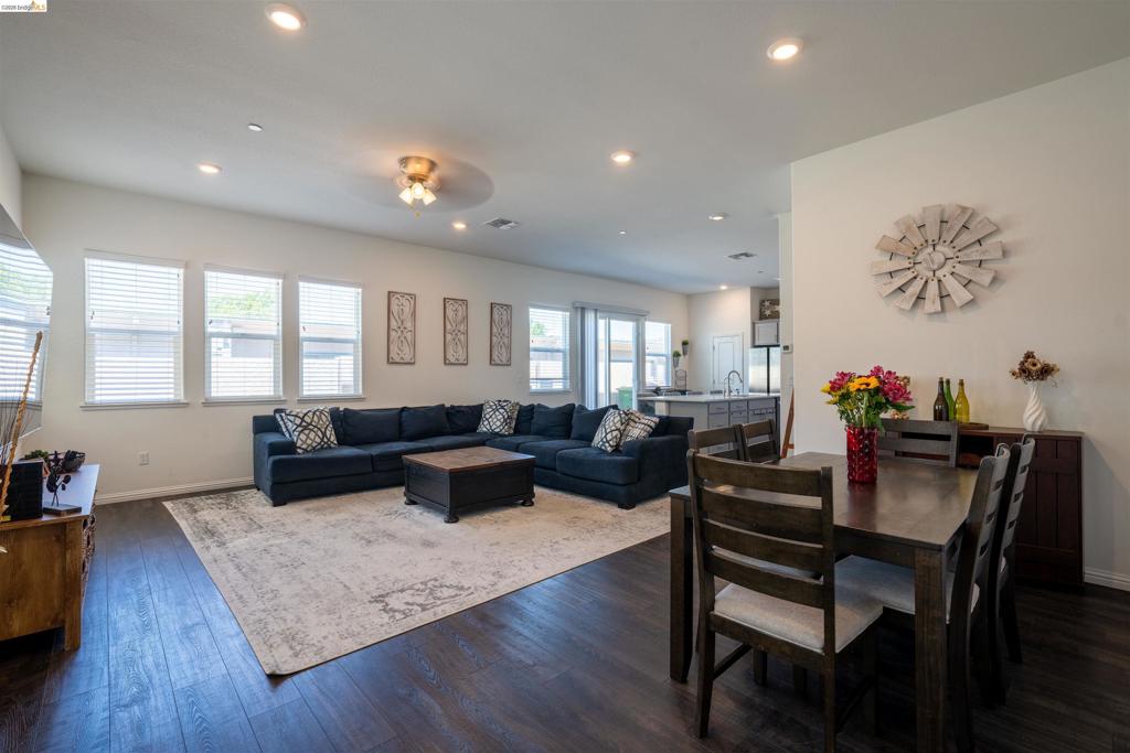 58 Redberry Loop