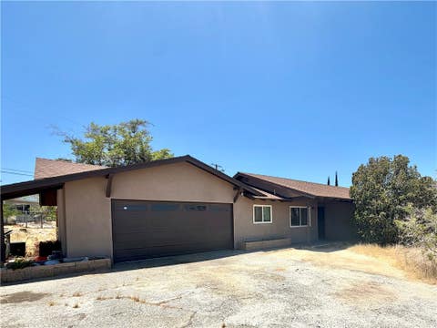 Photo of 7316 Hanford Avenue, Yucca Valley, CA 92284 (MLS # JT26080439)