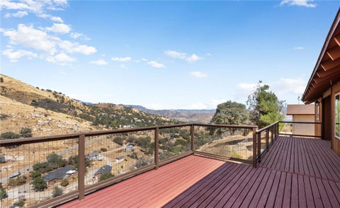 Photo of 2400 Evans RD, Wofford Heights, CA 93285 (MLS # SR26182727)