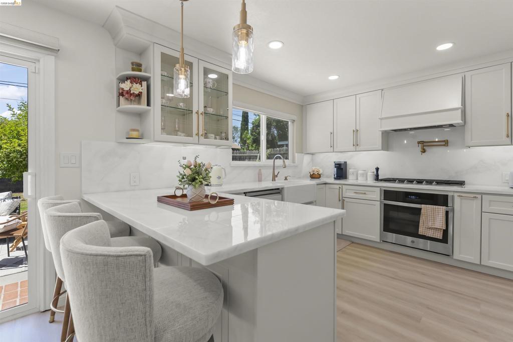 8044 Tamarack Dr