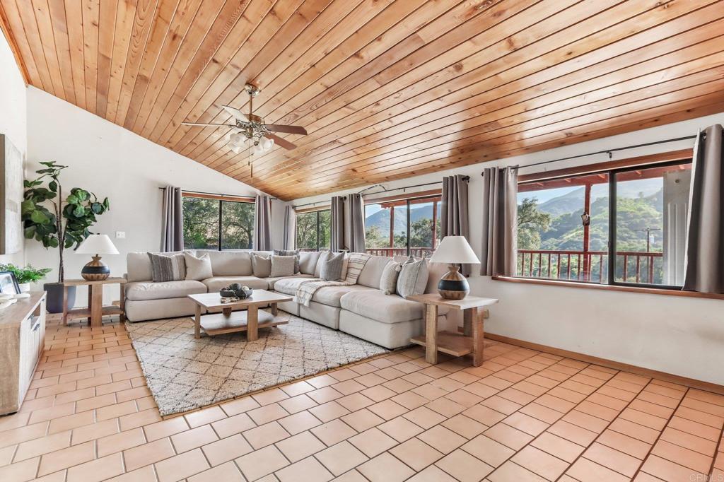 39339 De Luz Road