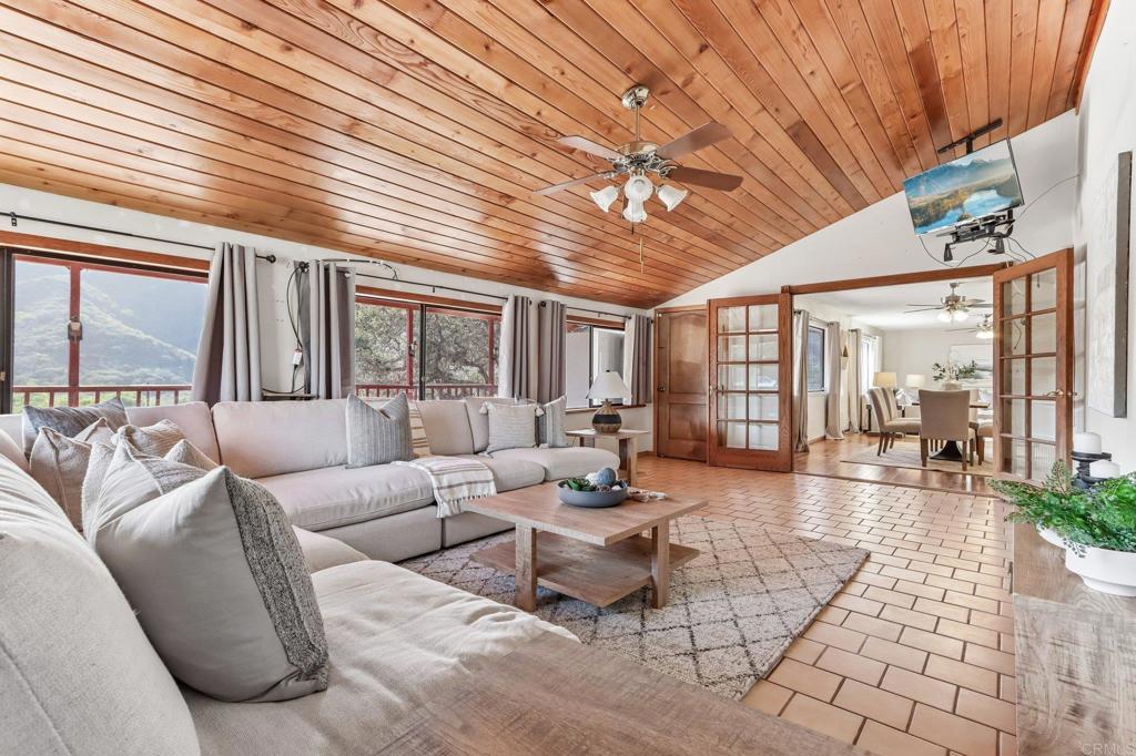 39339 De Luz Road