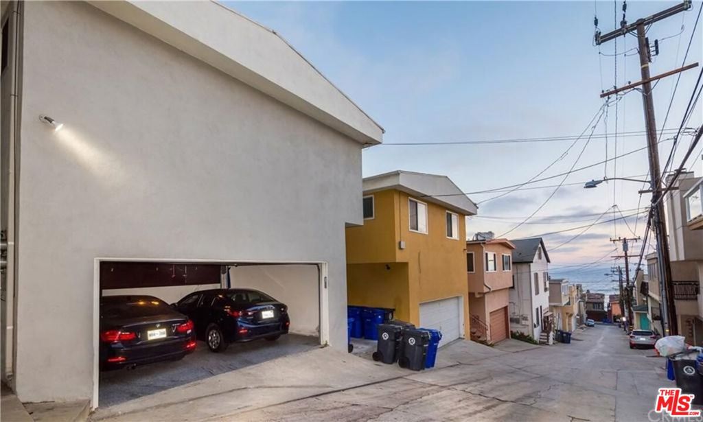 225 Rosecrans Avenue
