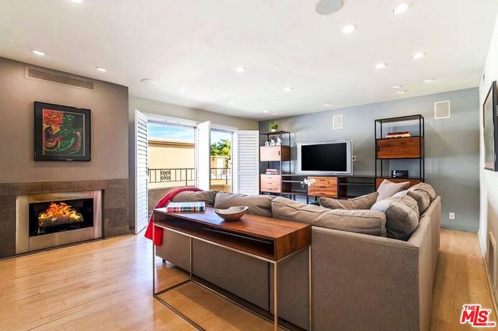 Photo of 1221 N Kings Road #307, West Hollywood, CA 90069 (MLS # 26674985)