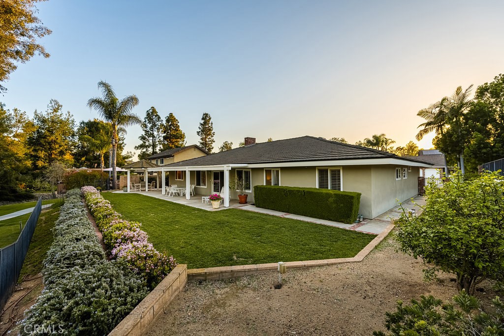 6152 Acacia Hill Drive
