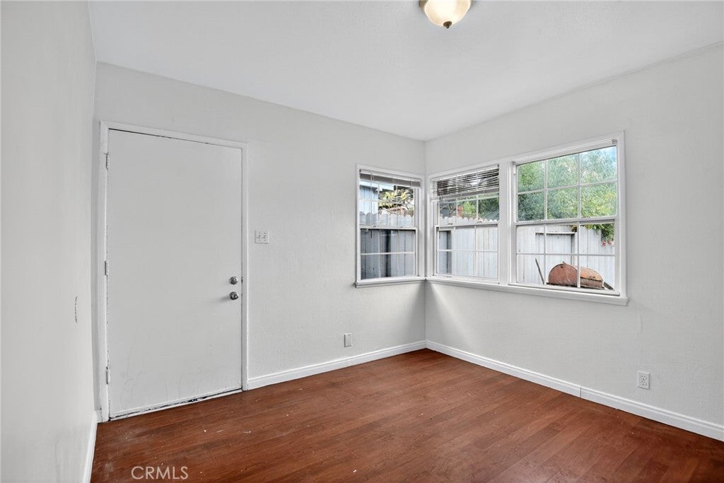 253 E Louise