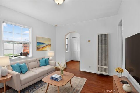 253 E Louise Long Beach CA 90805