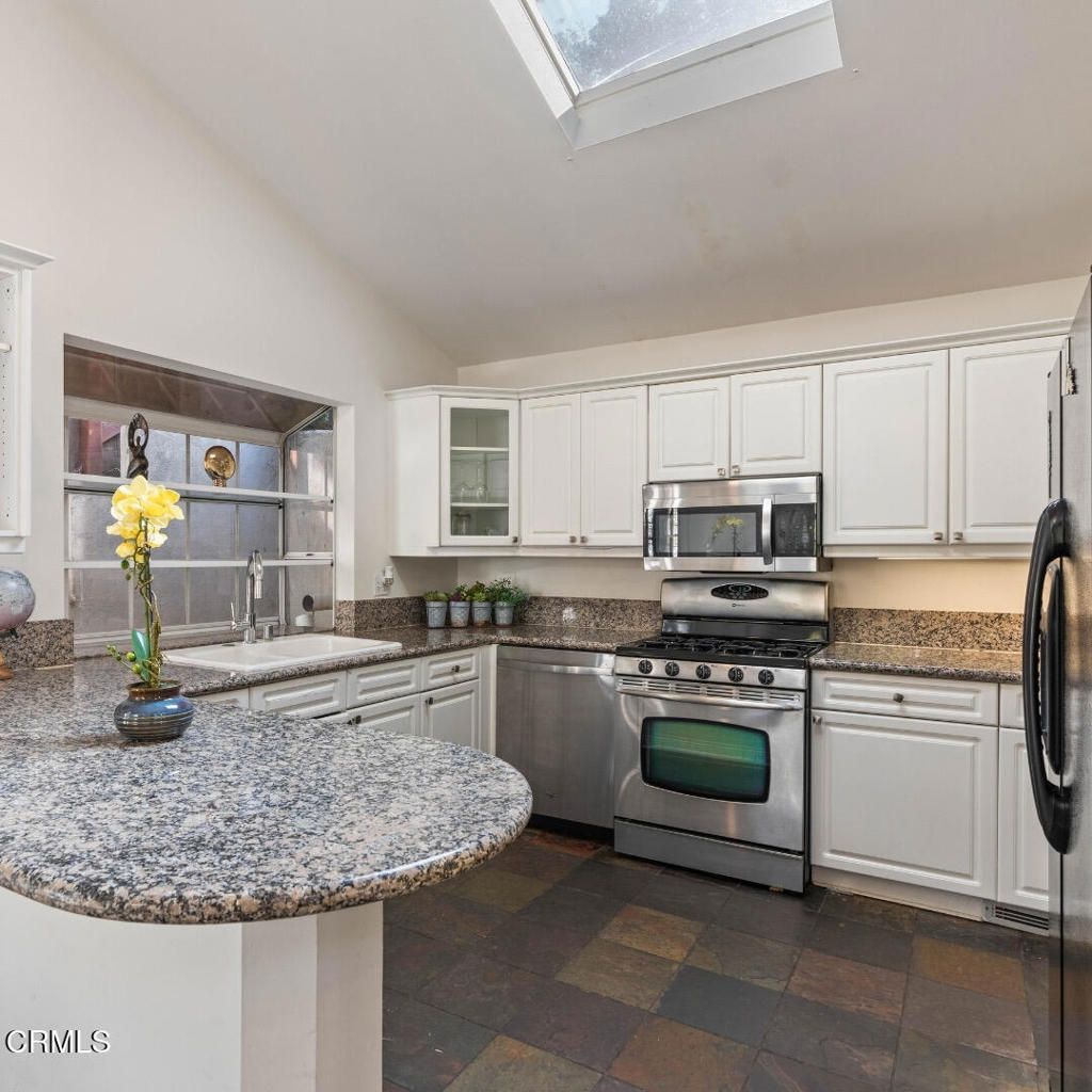 Photo of 8032 Willow Glen Road, Los Angeles, CA 90046 (MLS # P1-23835)