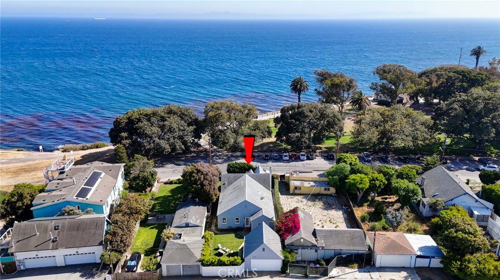 690 W Paseo Del Mar