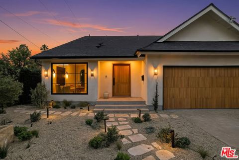 13114 Addison Street Sherman Oaks CA 91423