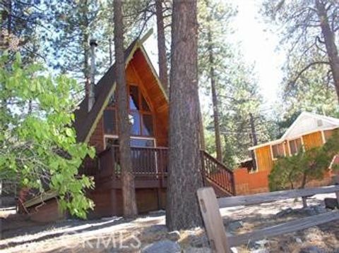 Photo of 1825 Thrush Rd, Wrightwood, CA 92397 (MLS # HD25238035) Photo of 1825 Thrush Rd, Wrightwood, CA 92397 (MLS # HD25238035)