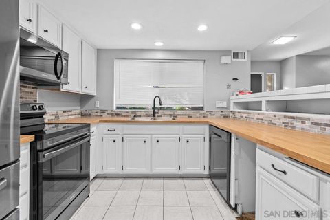 Photo of 23823 Green Haven Ln Ln, Ramona, CA 92065 (MLS # 250043704SD)