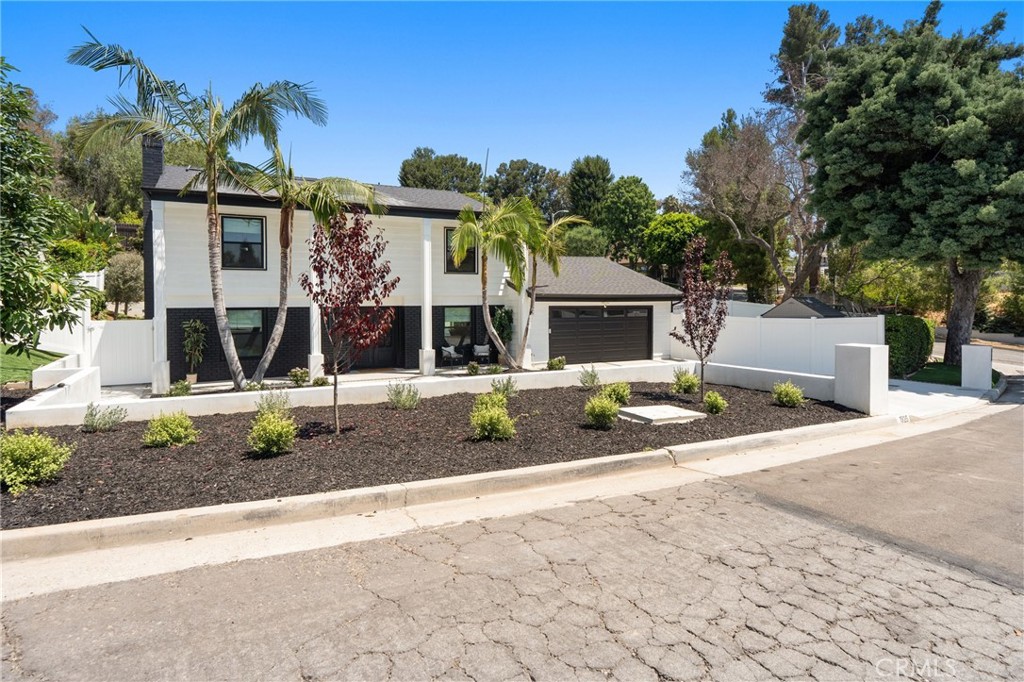 1925 Brentwood Drive