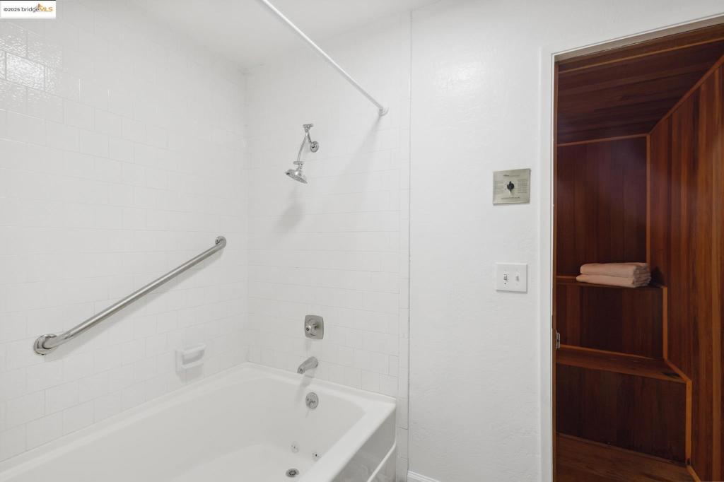 MONTCLAIR - Residential